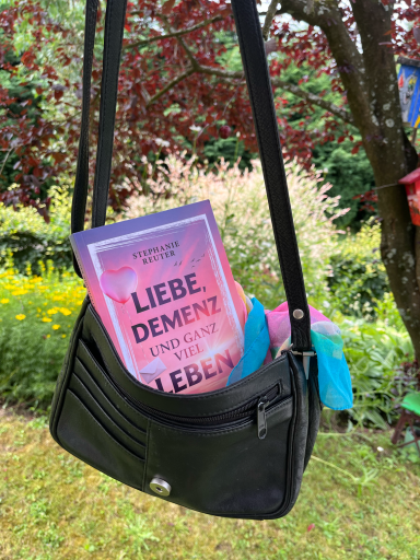 Buch von Stephanie Reuter: Liebe, Demenz und ganz viel Leben Buch von Stephanie Reuter: Liebe, Demenz und ganz viel Leben